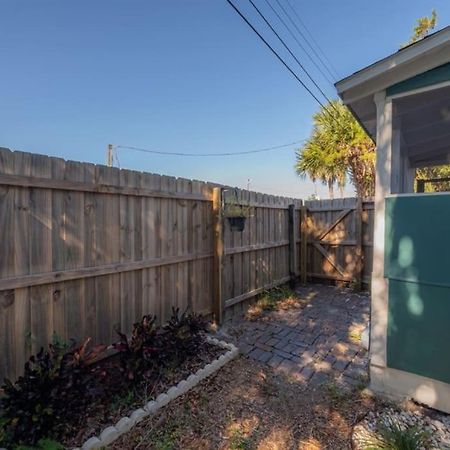 Serene Beachy Bungalow With Large Screened Porch! Tampa Zewnętrze zdjęcie