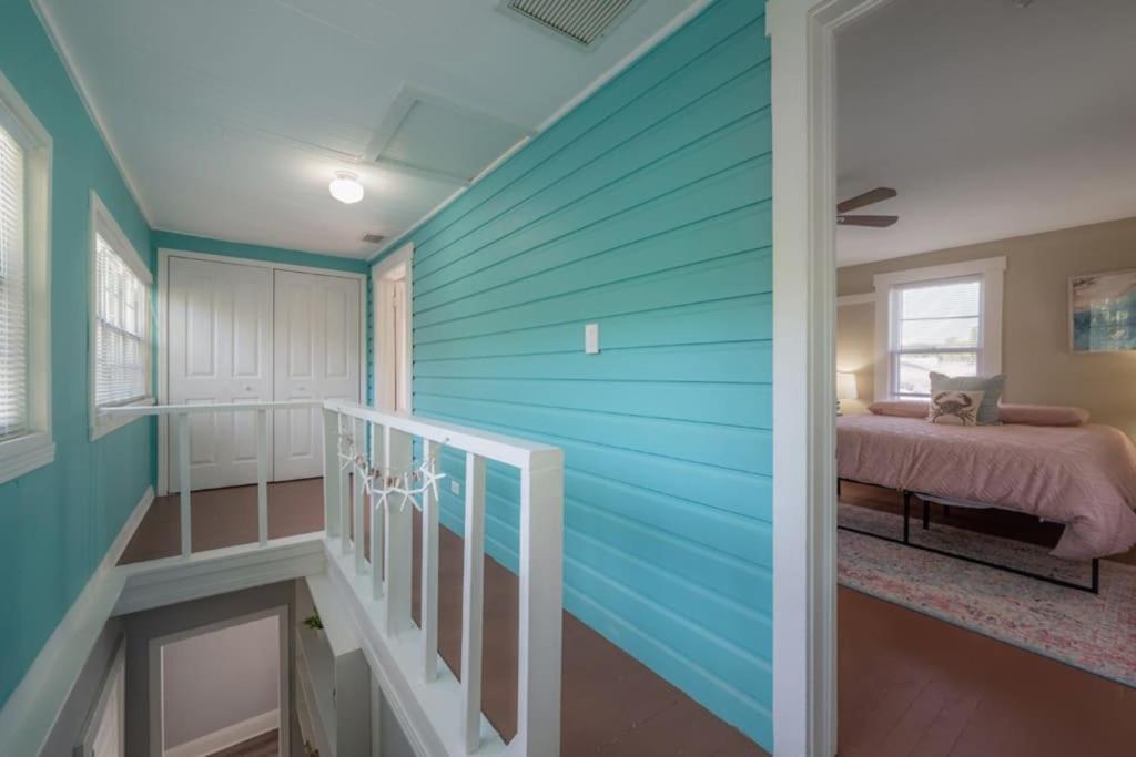 Serene Beachy Bungalow With Large Screened Porch! Tampa Zewnętrze zdjęcie