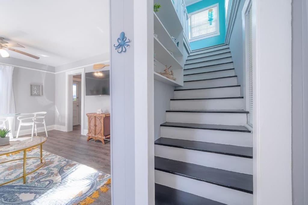 Serene Beachy Bungalow With Large Screened Porch! Tampa Zewnętrze zdjęcie
