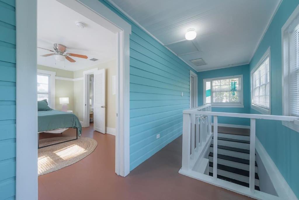 Serene Beachy Bungalow With Large Screened Porch! Tampa Zewnętrze zdjęcie