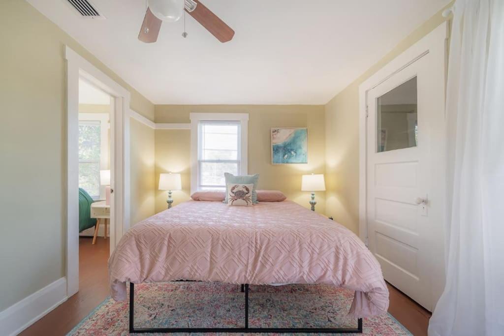 Serene Beachy Bungalow With Large Screened Porch! Tampa Zewnętrze zdjęcie